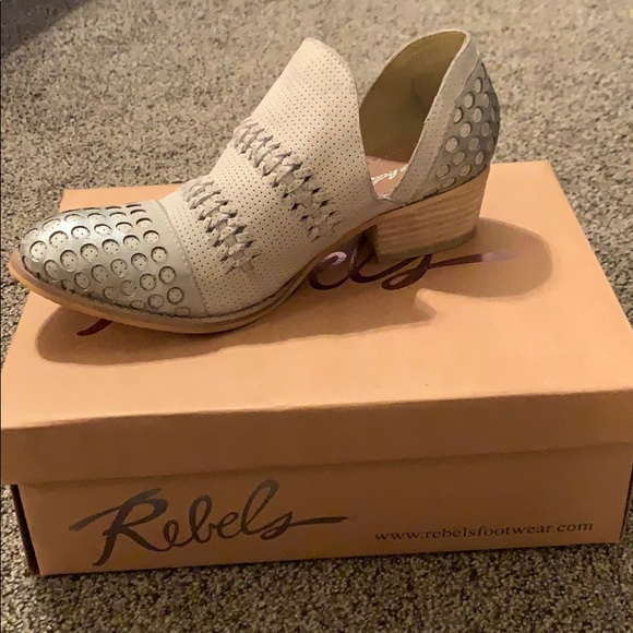 NIB Rebel Booties - Picture 3 of 6